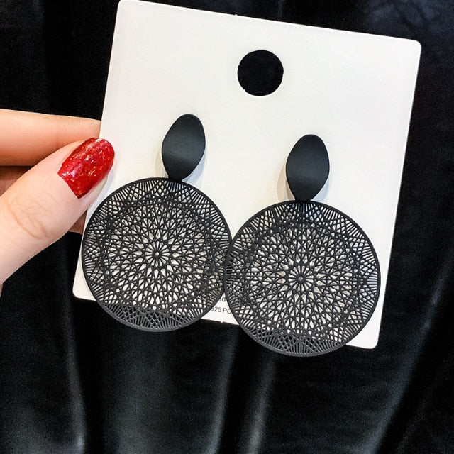 Korean Statement Black Acrylic Drop Earrings for Women 2019 Fashion Jewelry Vintage Geometric Gold Asymmetric Earring