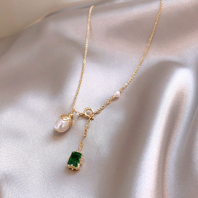 South Korea New Green Pearl Pendant Necklace Delicate Elegant Clavicle Chain Geometric Simple Neck Chain