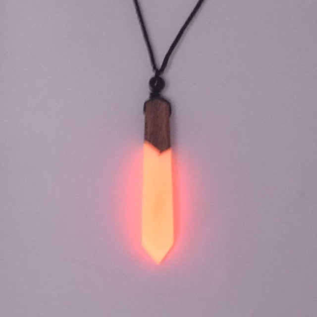 Fashion Arrow Necklace, Ancient Wood Resin Combined With Strength Energy Jewelry, Luminous Pendant Gift A203051