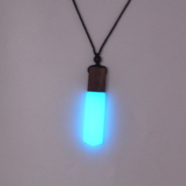 Fashion Arrow Necklace, Ancient Wood Resin Combined With Strength Energy Jewelry, Luminous Pendant Gift A203051